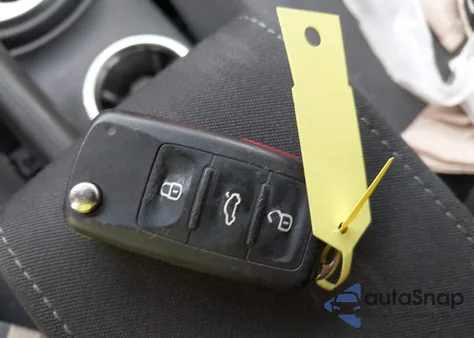 2019 Volkswagen Beetle 2.0T Final Edition Se/2.0T Final Edition Sel/2.0T S из США, поврежденный, VIN 3VWFD7ATXKM719379